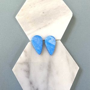 Water drop stud earrings